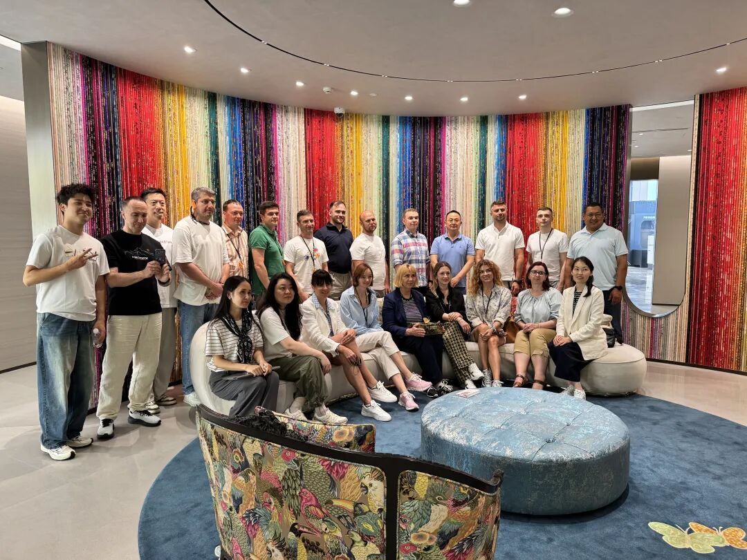 RANEPA EMBA delegation during its cultural and production visit to Wensli Silk in Hangzhou